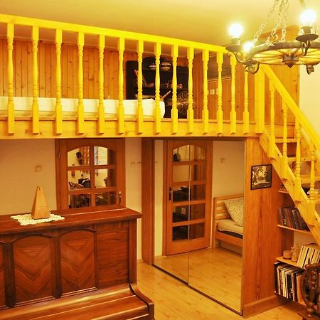 Traditional Slovak Apartment Братислава Экстерьер фото