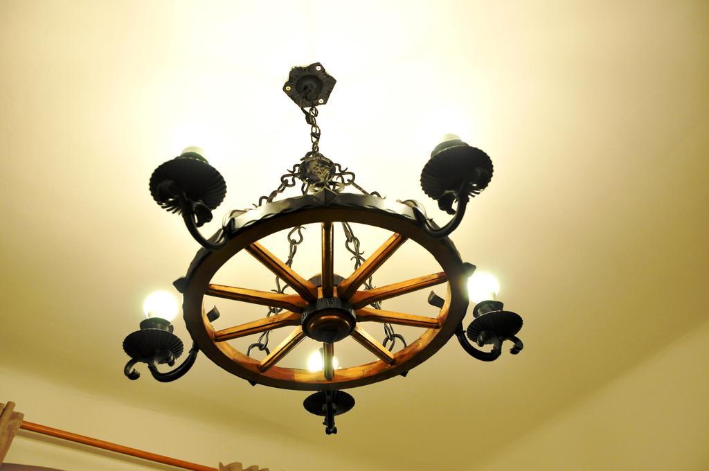 Traditional Slovak Apartment Братислава Экстерьер фото