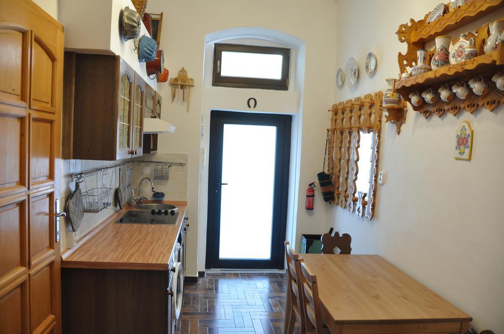 Traditional Slovak Apartment Братислава Экстерьер фото