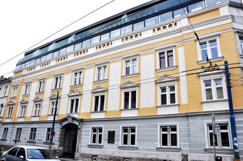 Traditional Slovak Apartment Братислава Экстерьер фото